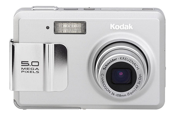 　コダックは、独シュナイダー製レンズと2.5型液晶搭載の510万画素デジタルカメラ「EasyShare LS755 Zoom」を発表。