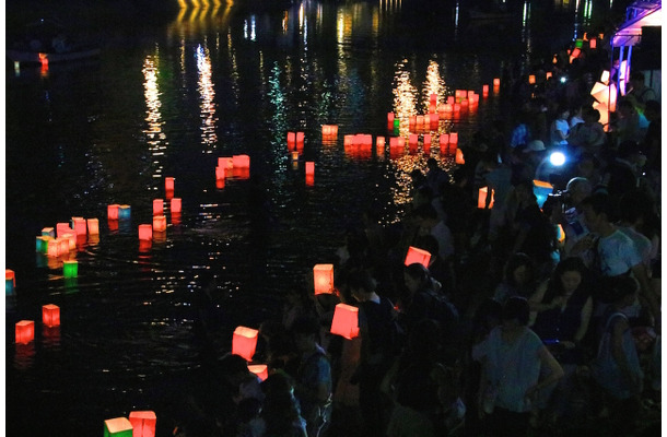 被曝71年の広島、ポケモンGOなしでおごそかな「原爆の日」