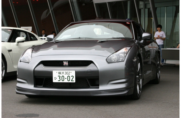 ご存知GT-R。いま注文しても納車は3年後らしい