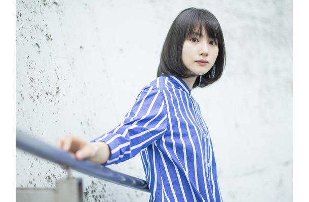 新山詩織、3rdアルバム『ファインダーの向こう』！タイアップナンバーを多数収録
