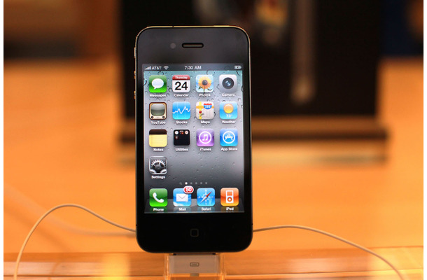 iPhone 4　（C）Getty Images