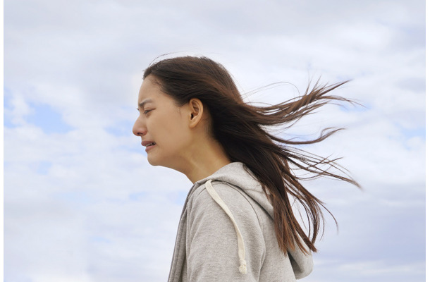 新木優子の“うるキュン”場面写真公開に……映画『僕らのごはんは明日で待ってる』