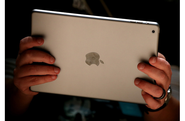 2013年発売のiPad Air　（C）Getty Images