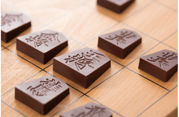 食べるのもったいない！将棋の駒を完全再現したチョコレートが発売に！