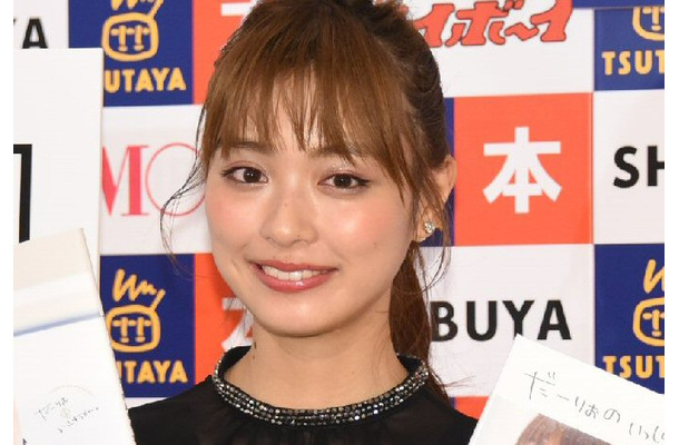 内田理央、ボディあらわな「美くびれ」ショットにファン「セクシー!」