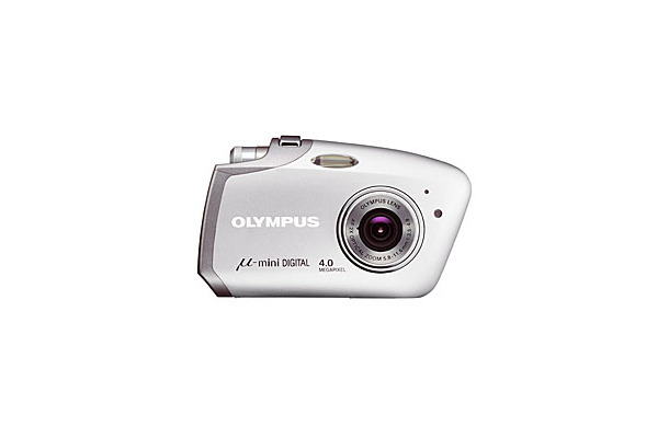 　オリンパスのデジタルカメラ「μ-mini DIGITAL」「i:robe IR-500」「CAMEDIA AZ-1」などが、日本産業デザイン振興会主催の2004年グッドデザイン賞を受賞した。