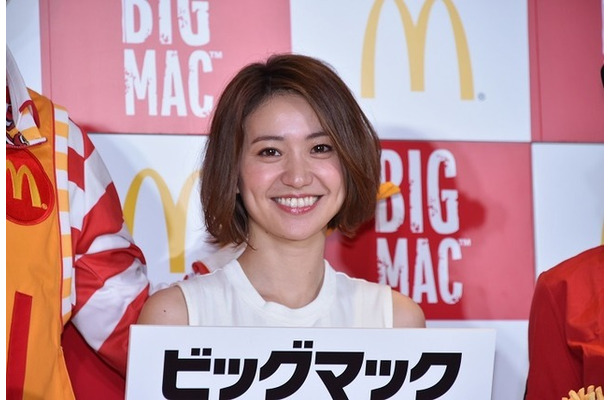 マクドナルド「ビッグマック祭り」キャンペーン発表会に登壇した大島優子（2017年5月31日）