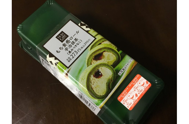 黒蜜がポイント！ローソンから宇治抹茶のもっちりロールケーキ