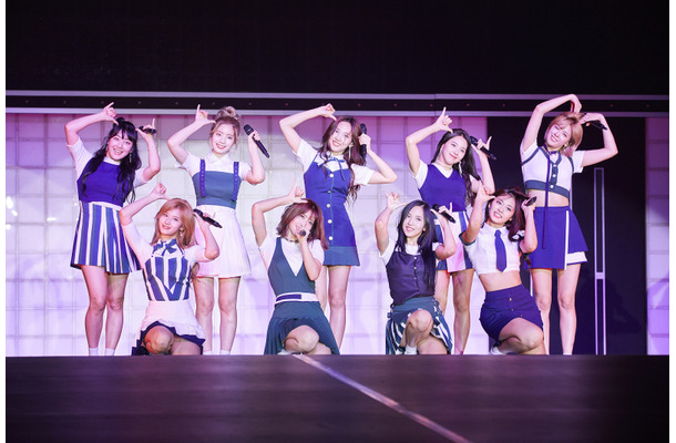 韓国発ガールズグループ・TWICE、日本初の単独公演を実施！