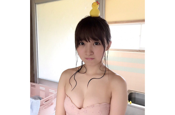スパガ・渡邉幸愛、インスタの美バスト写真が話題に！「可愛くて色っぽい」