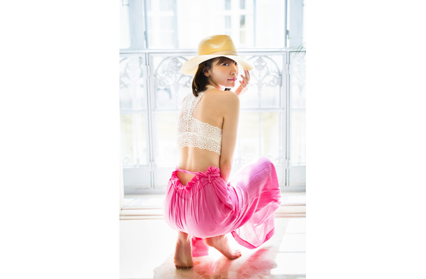 水着・下着姿も収録！飯豊まりえファースト写真集『NO GAZPACHO』が2018年1月5日発売