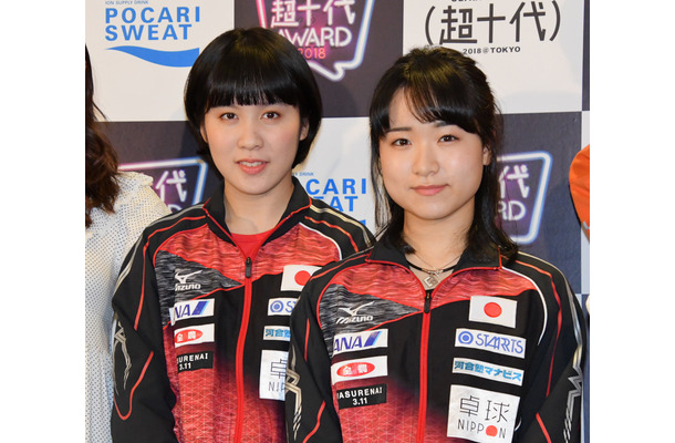 平野美宇選手、伊藤美誠選手【写真：竹内みちまろ】