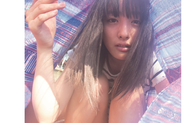 大友花恋の2nd写真集が発売 水着姿から大人の表情まで収録 Rbb Today