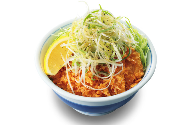 かつやからさっぱりとしつつも豚の旨みが味わえる「ねぎ塩カツ丼」＆「ねぎ塩カツ定食」登場