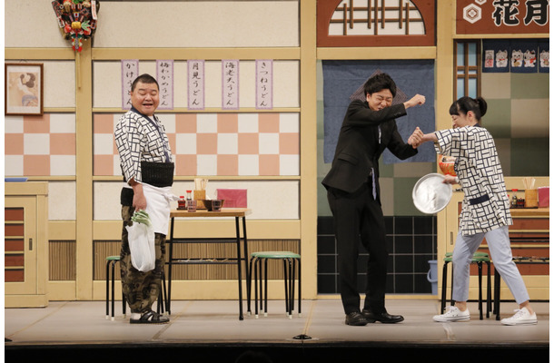 『東京グランド花月』初日が開演！人気芸人らが漫才披露、吉本新喜劇も大ウケ
