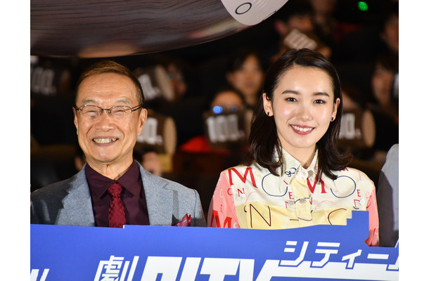 神谷明、飯豊まりえ【写真：竹内みちまろ】