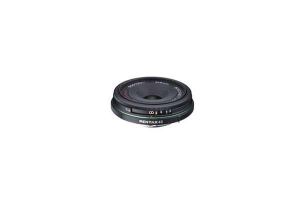　ペンタックスは、全長15mmという超薄型のデジタル一眼レフカメラ専用レンズ「smc PENTAX-DA 40mm F2.8 Limited」を1月中旬に発売する。