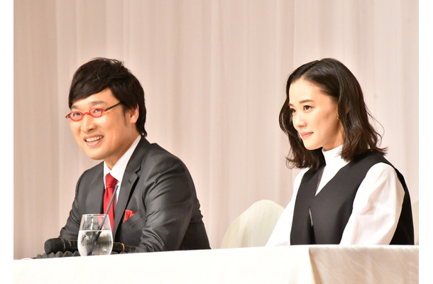 山里亮太＆蒼井優結婚報告記者会見