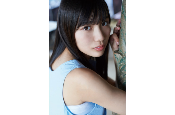 日向坂46・河田陽菜が雑誌単独初表紙！朗らかな笑顔や凛々しい表情見せる