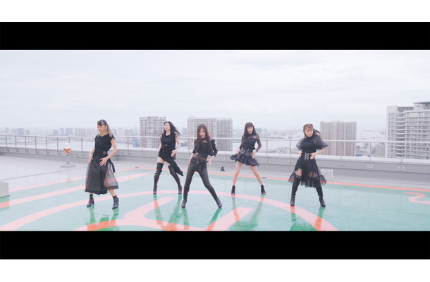 フェアリーズ、新曲MV公開！セクシーとキュートのコラボ