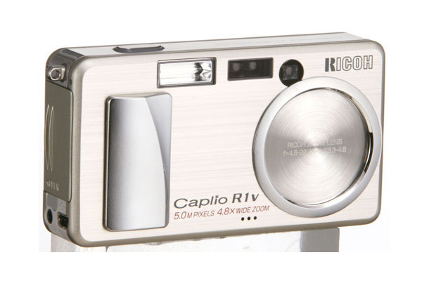 有効502万画素1/2.5型CCD搭載のCaplio R1V