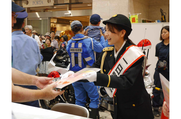 ほのか、1日警察署長を初体験！「身も心もピシッとした気分」