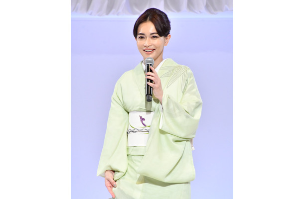 長谷川京子【写真：竹内みちまろ】