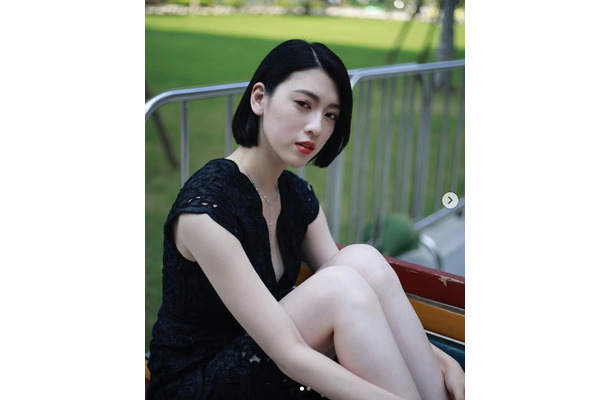 写真は三吉彩花の公式Instagramから