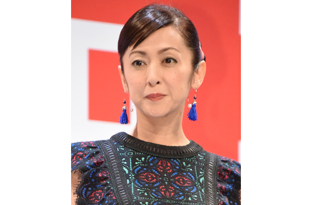 斉藤由貴、三上真奈アナの読み間違いに爆笑「スケバンけいじ」