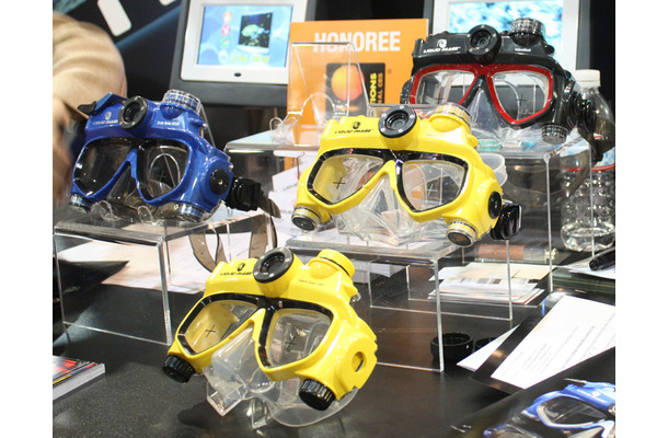 　現在開催中の家電見本市「CES 2009」では、一風変わった“おもしろ家電”も数多く出品されている。今回は、その中でも“おもしろ家電マニア”の人々の注目を集めていたLiquid Imageの水中メガネ型ビデオカメラ「Underwater Digital Camera Mask」の新モデルを紹介したい。