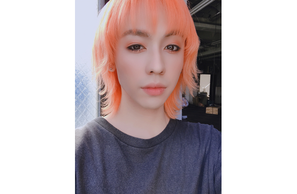 りゅうちぇる、髪をピンクからオレンジにチェンジ！