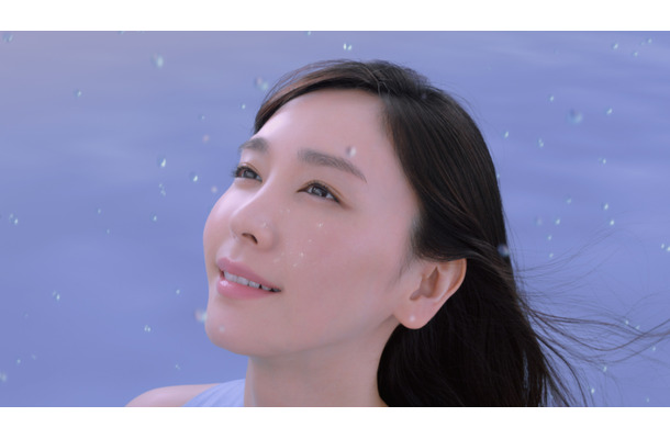 新垣結衣「雪肌精」新CM