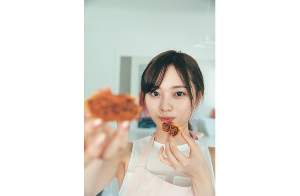 乃木坂46・梅澤美波 ファースト写真集『夢の近く』（講談社） （C）東京祐