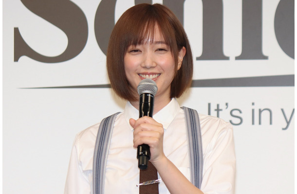 本田翼 新cmで小悪魔バーバー店主役に挑戦 台詞は 恥ずかしい って思いながら言っていました Rbb Today