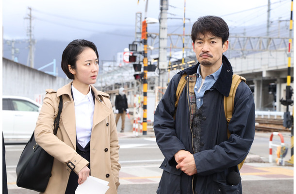 竹野内豊が11年ぶり“月9主演”！クセ者裁判官が真実を裁く『イチケイのカラス』が今夜放送!