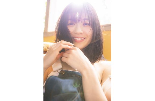 伊藤萌々香 写真集『であい。』（発売：ワニブックス、撮影：遠藤優貴）