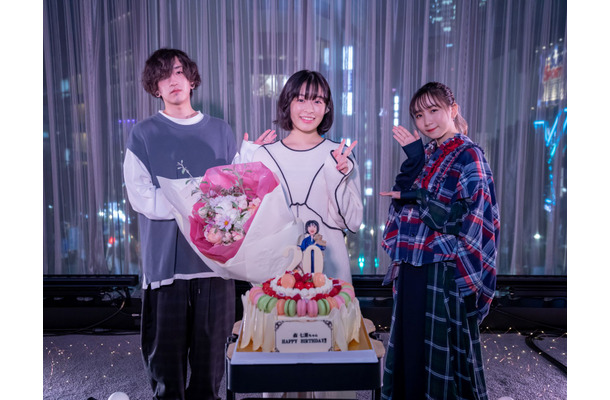 森七菜、「深海」リリース記念生配信イベントにYOASOBIがサプライズ登場！