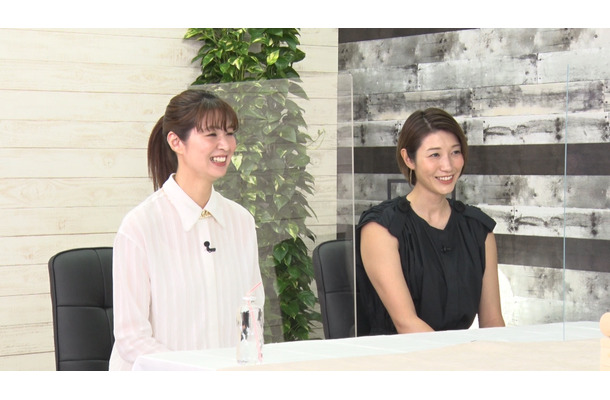 左から）木村沙織、狩野舞子（C）フジテレビ