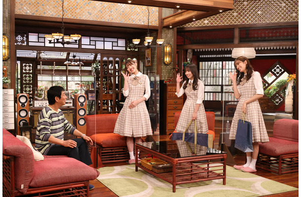 明石家さんま、佐々木美玲、齊藤京子、佐々木久美（C）関西テレビ