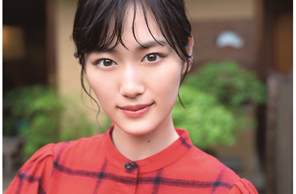 山下美月　（c）光文社／週刊FLASH 写真：福田ヨシツグ