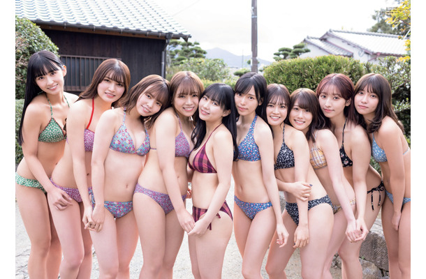『B.L.T.2022年2月号増刊　B.L.T.×HKT48グラビアSP版』別冊付録両面超ビッグポスター：本村碧唯・神志那結衣・渕上舞・栗原紗英・田中美久・山下エミリー・運上弘菜・小田彩加・武田智加・松本日向（HKT48）（c）東京ニュース通信社