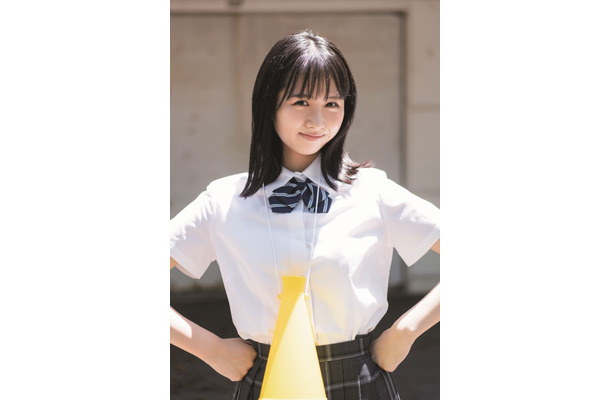 『B.L.T. SUMMER CANDY 2022』【ローソンエンタテインメント購入特典ポストカード：上村ひなの（日向坂46）】（c）東京ニュース通信社