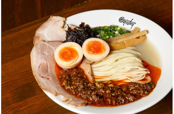 人気すぎて遊園地ほど並ぶ？あの牡蠣塩らぁ麺店が満を辞して大阪日本橋に進出！