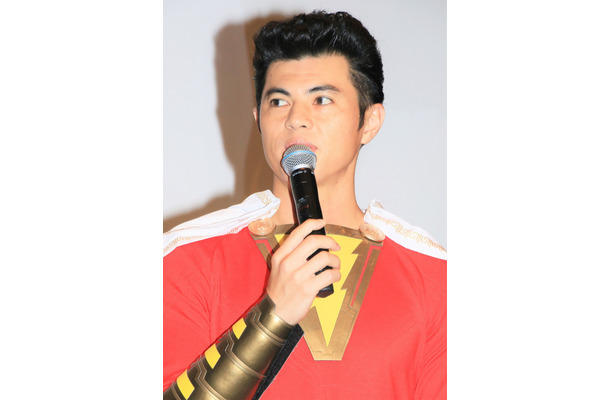 小島よしお【撮影：小宮山あきの】