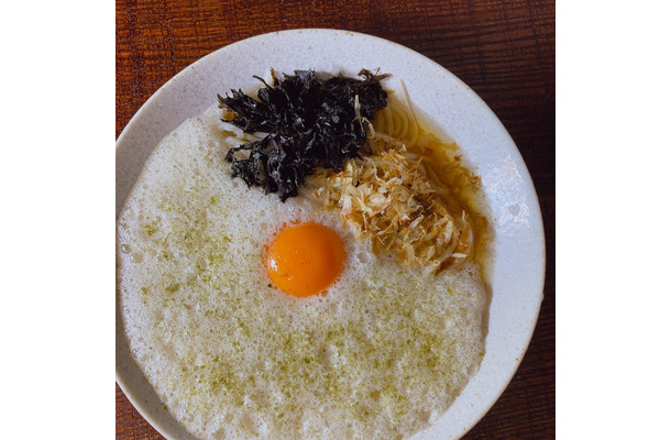 ひやむぎ専門店「特撰ひやむぎ きわだち」から雲の上で輝く満月をイメージした限定商品