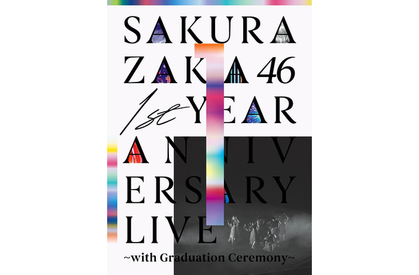 『1st YEAR ANNIVERSARY LIVE ～with Graduation Ceremony～』完全生産限定盤パッケージ写真