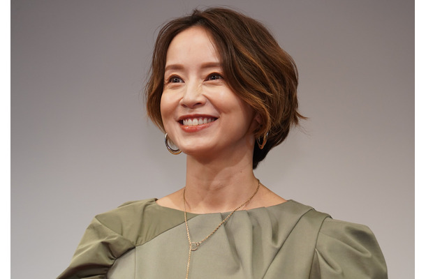 鈴木亜美【写真：竹内みちまろ】