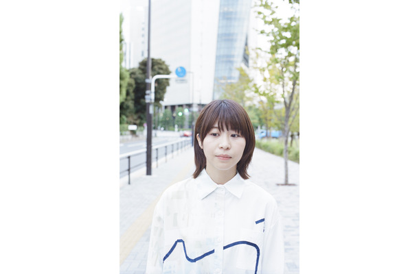 写真：石田真澄　衣装協力 LONDA