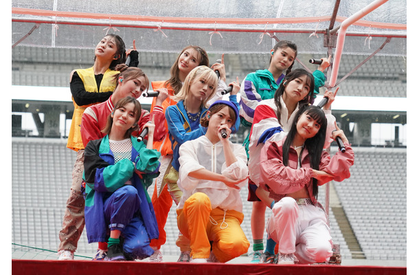 Girls2【写真：竹内みちまろ】