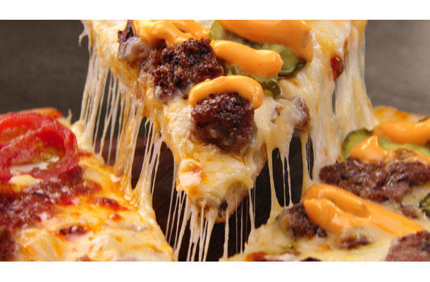 ピザなのにバーガー？！ドミノ・ピザから新感覚商品